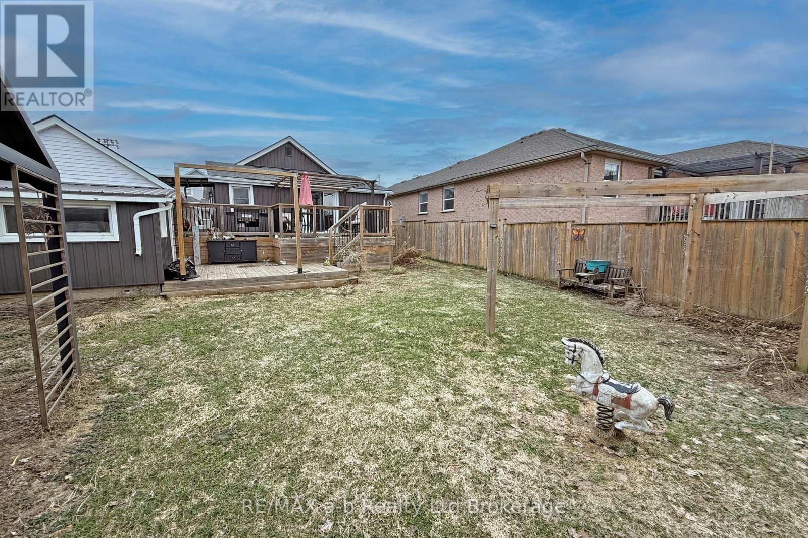 100 EAST PARK DRIVE Image 34