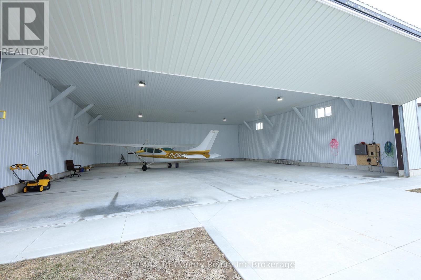 G1-6 - 244411 AIRPORT ROAD Image 5