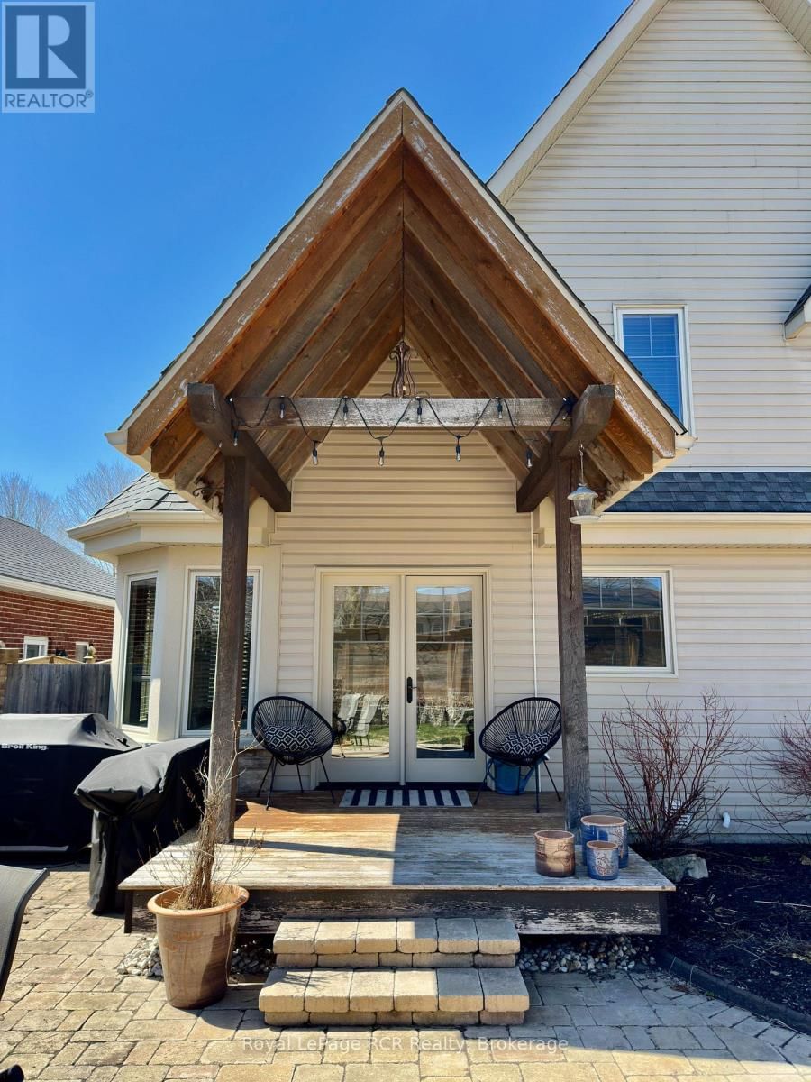 241 4TH STREET CRESCENT Image 6