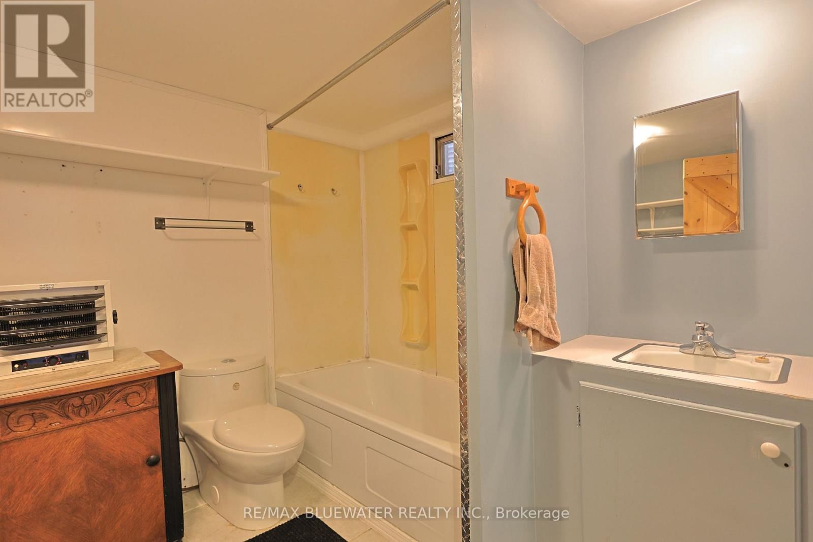 48 - 9385 IPPERWASH ROAD Image 26