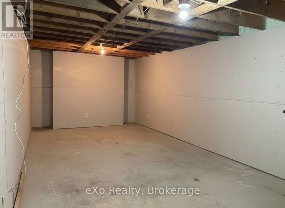 144 CARGILL ROAD Image 35