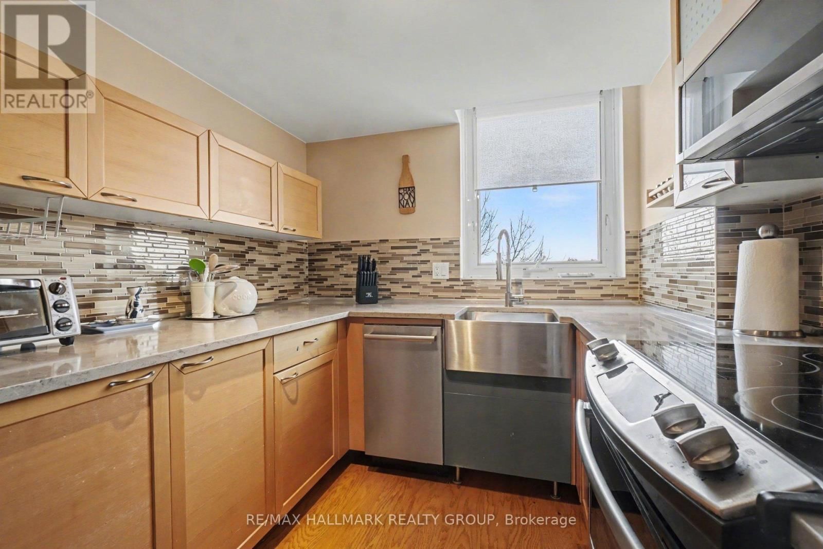 616 - 80 SANDCASTLE DRIVE Image 10