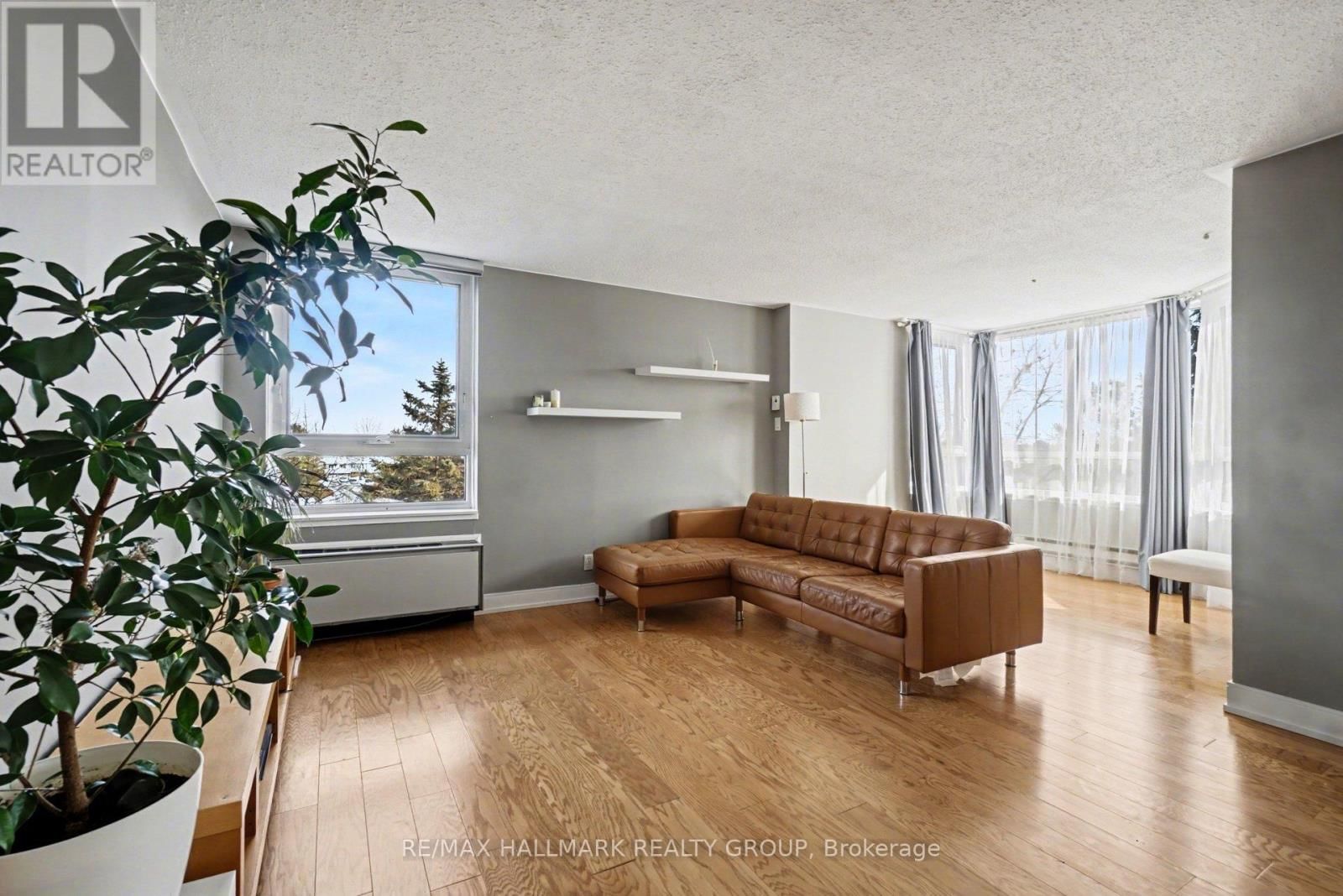 616 - 80 SANDCASTLE DRIVE Image 4