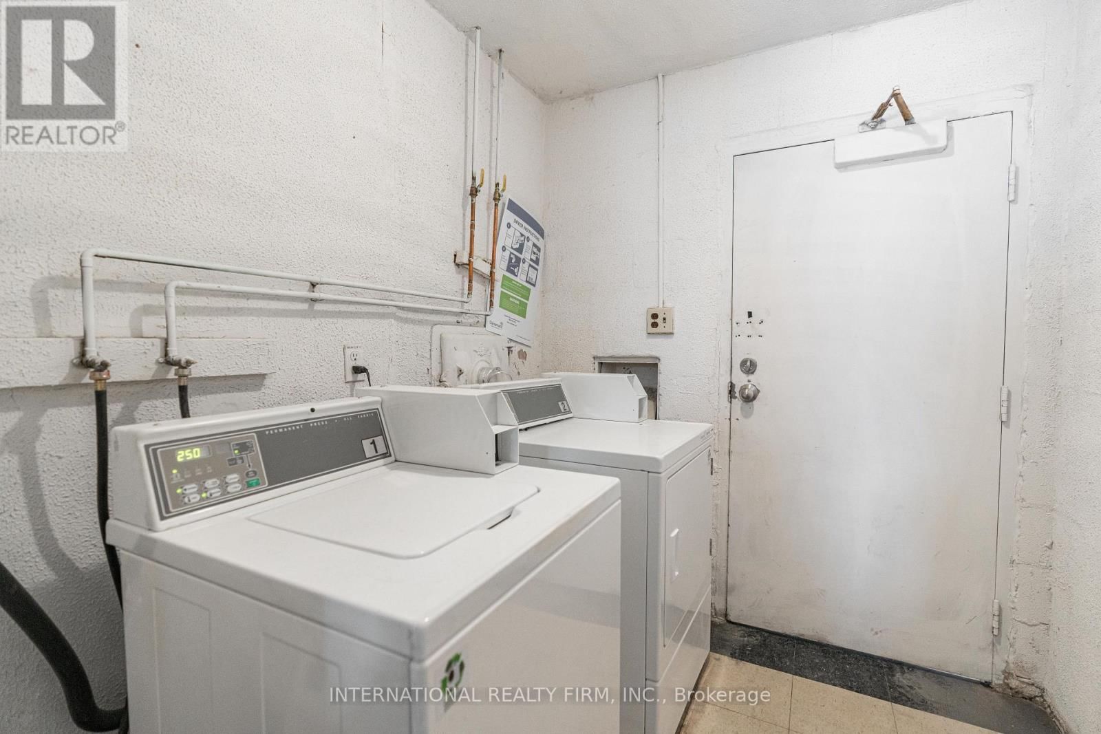 1284 GRAMERCY PARK PLACE Image 15