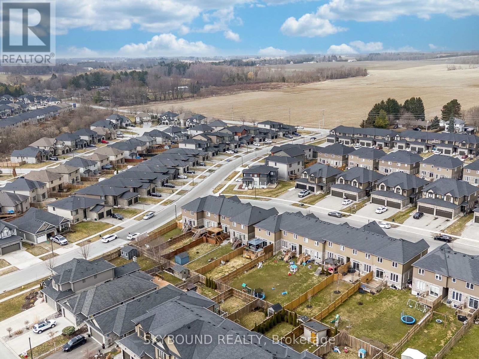 110 LINKS CRESCENT Image 49