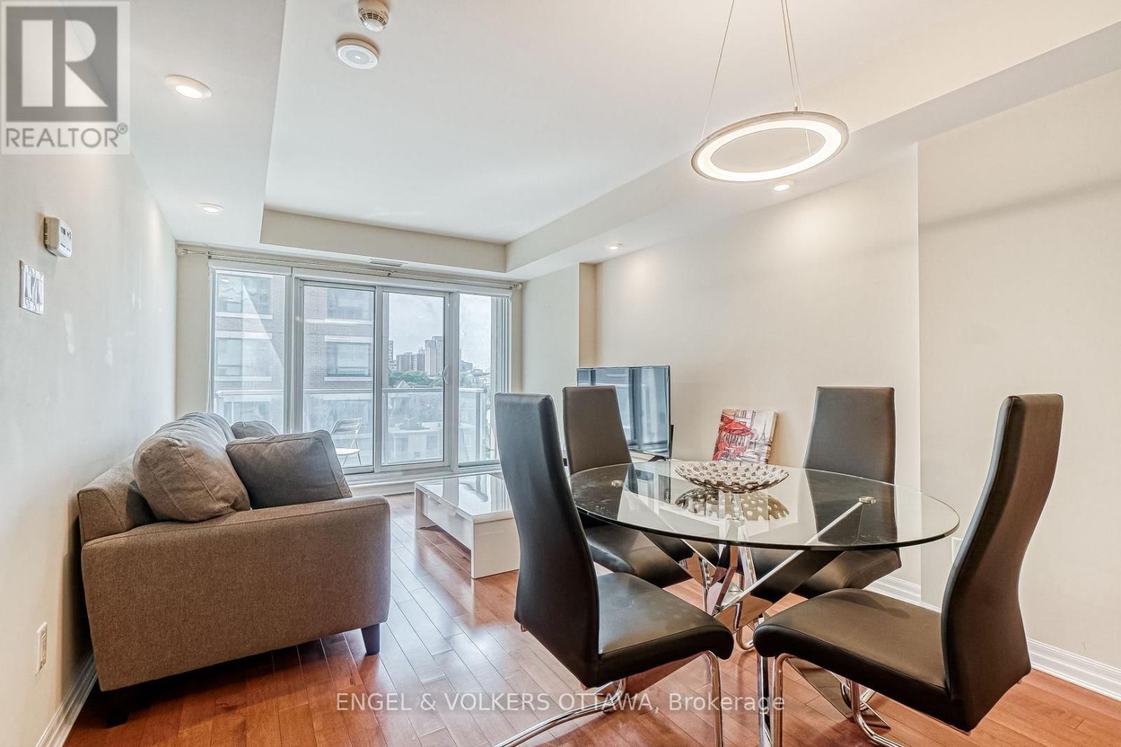 804 - 195 BESSERER STREET Image 12