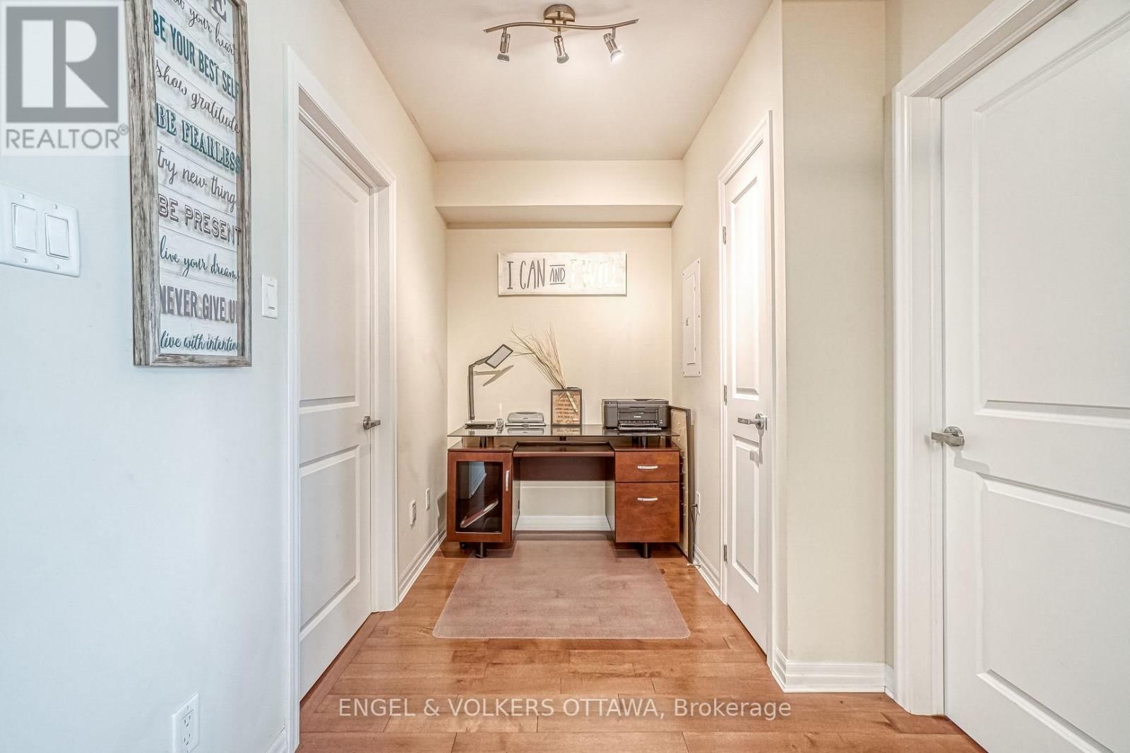 804 - 195 BESSERER STREET Image 17