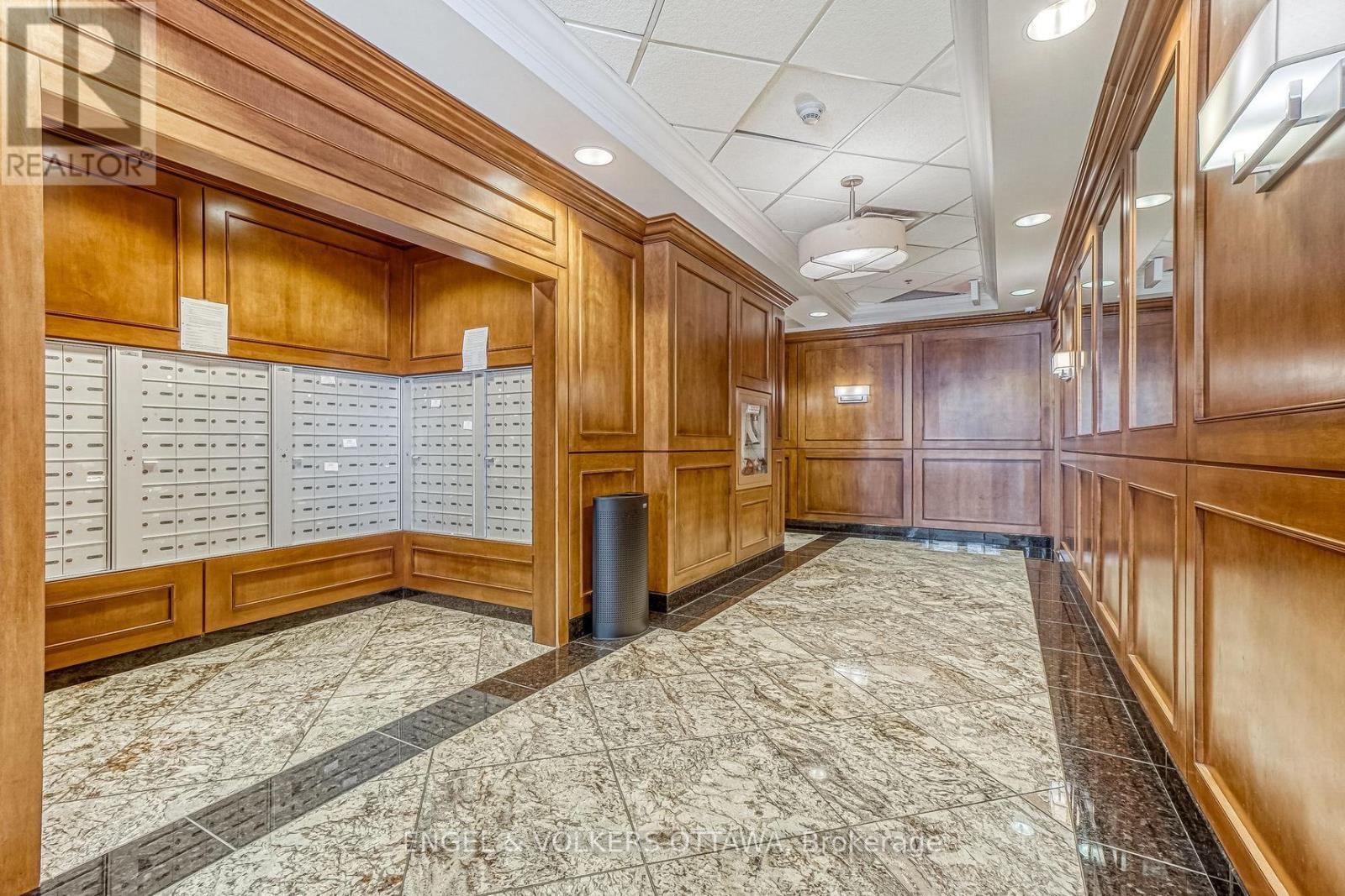 804 - 195 BESSERER STREET Image 3