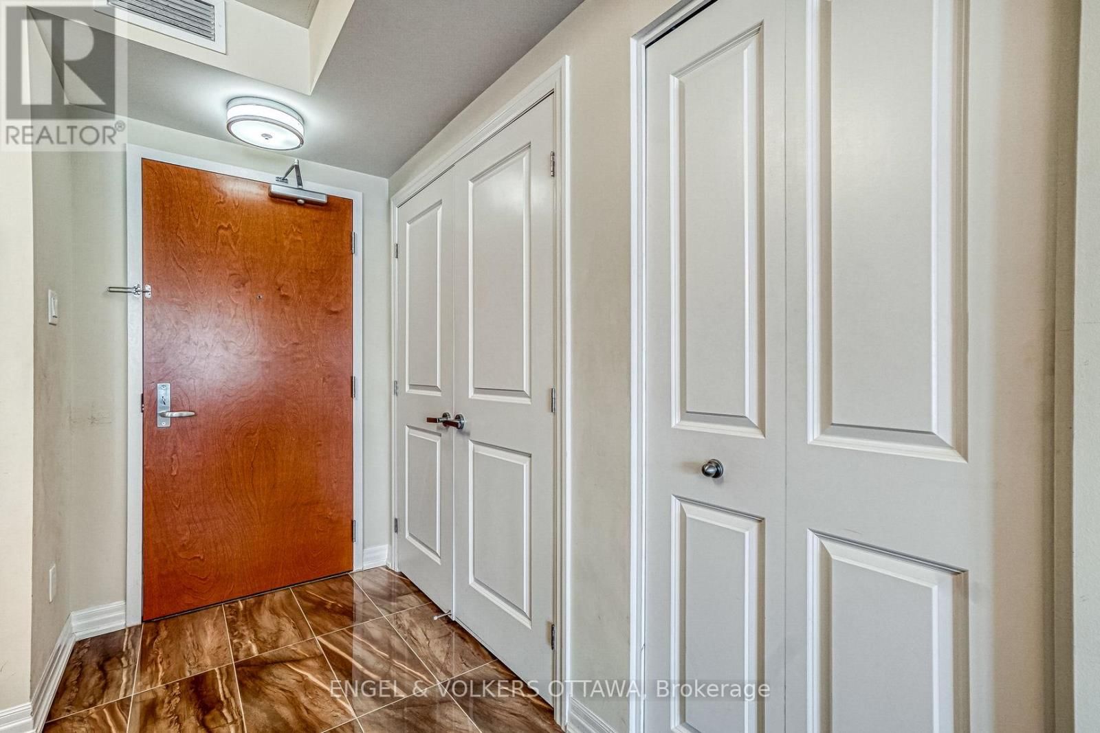 804 - 195 BESSERER STREET Image 5