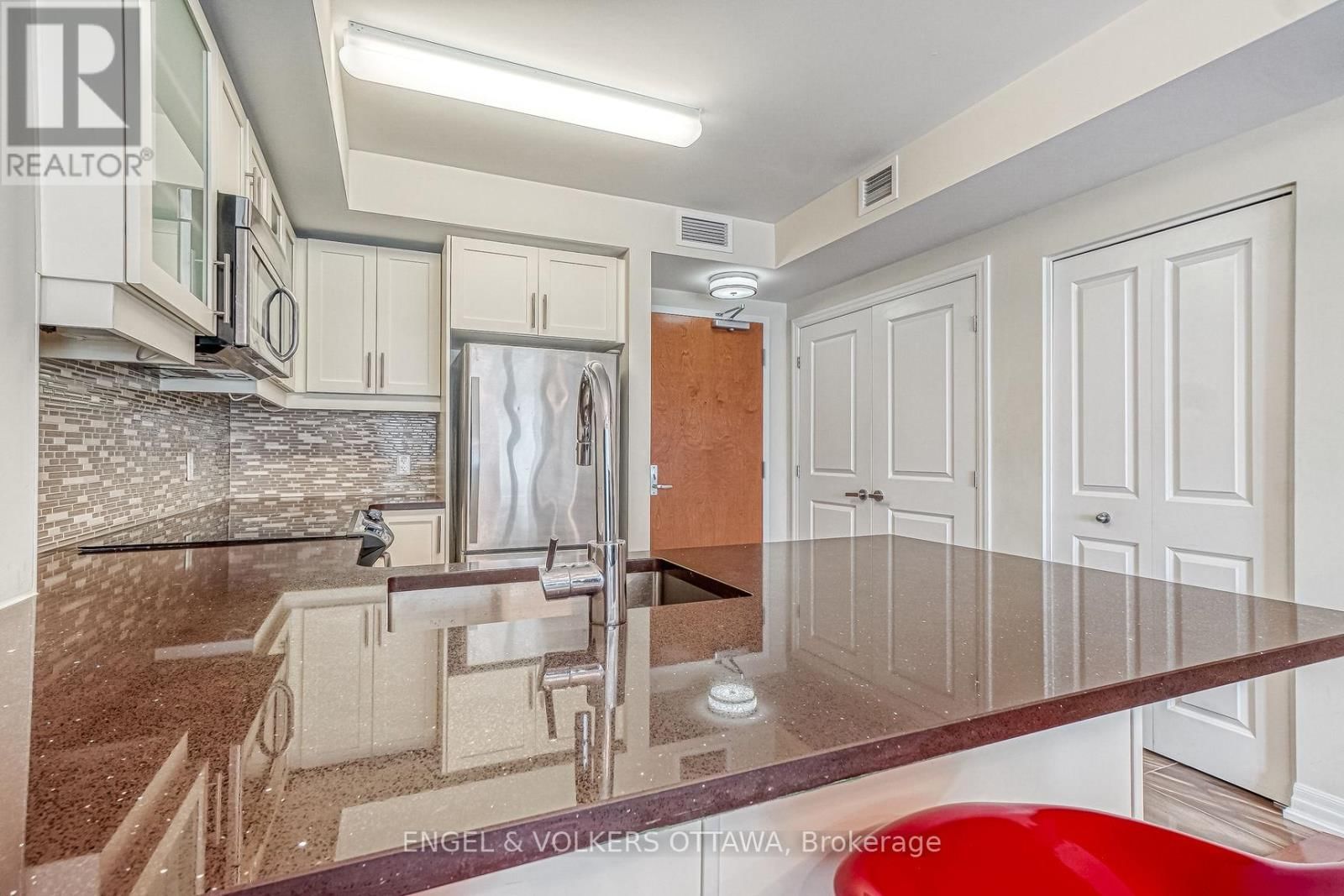 804 - 195 BESSERER STREET Image 7