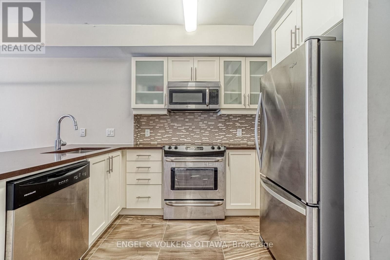 804 - 195 BESSERER STREET Image 9