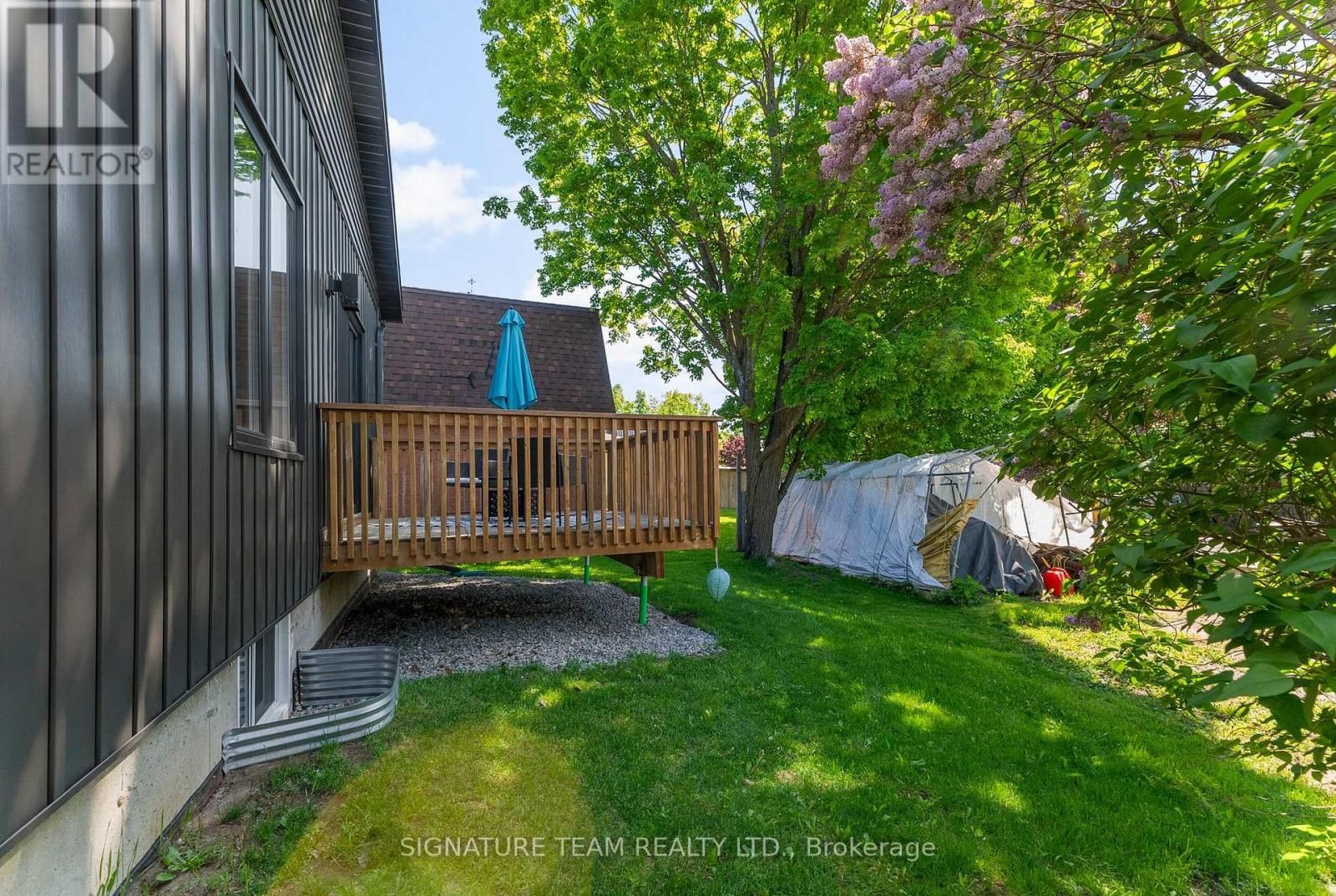 12 SIMPSON STREET Image 30