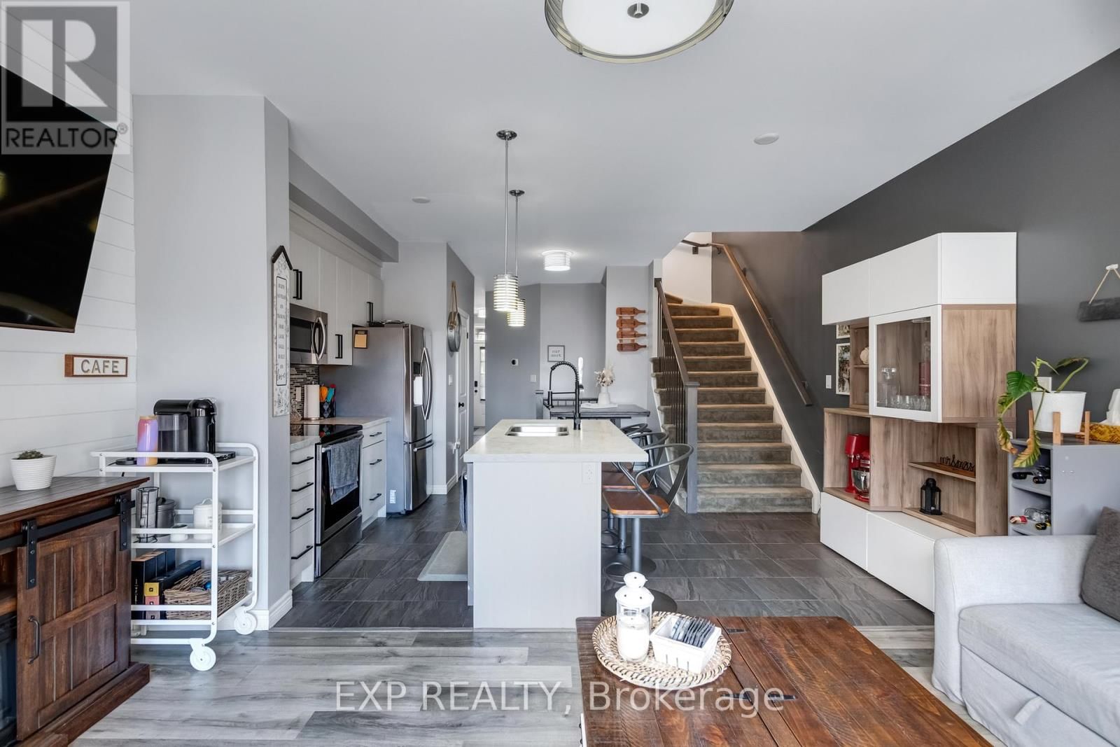 688 DUNN AVENUE Image 14