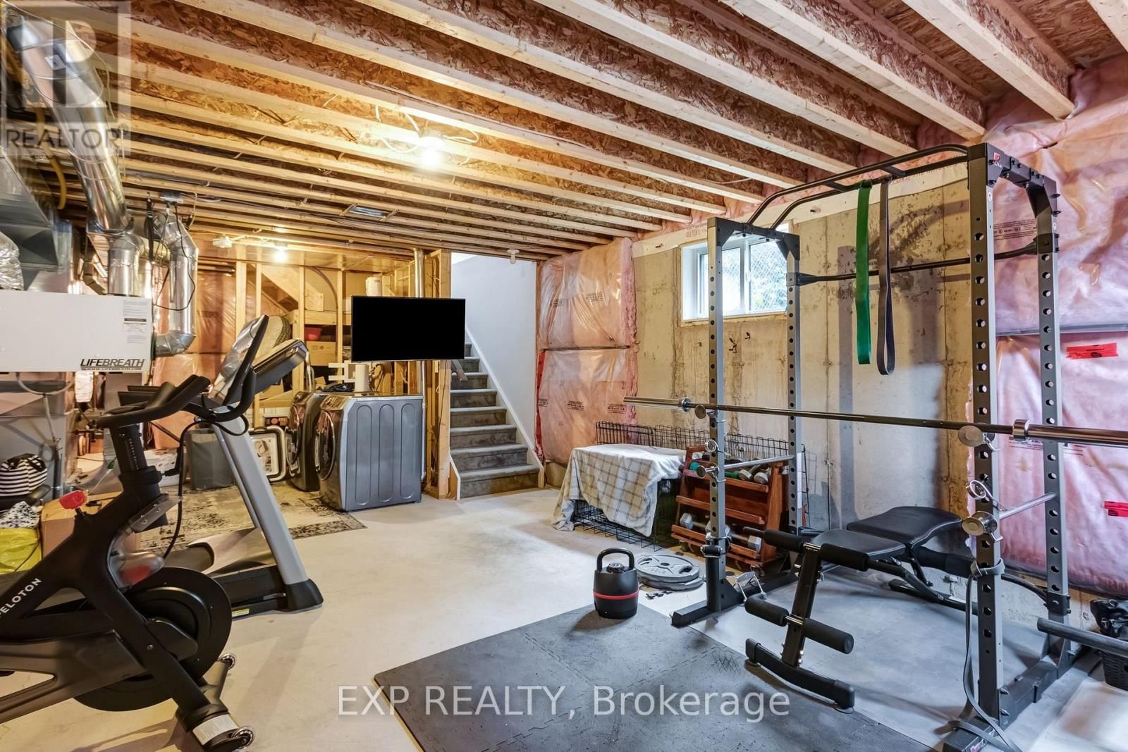 688 DUNN AVENUE Image 35