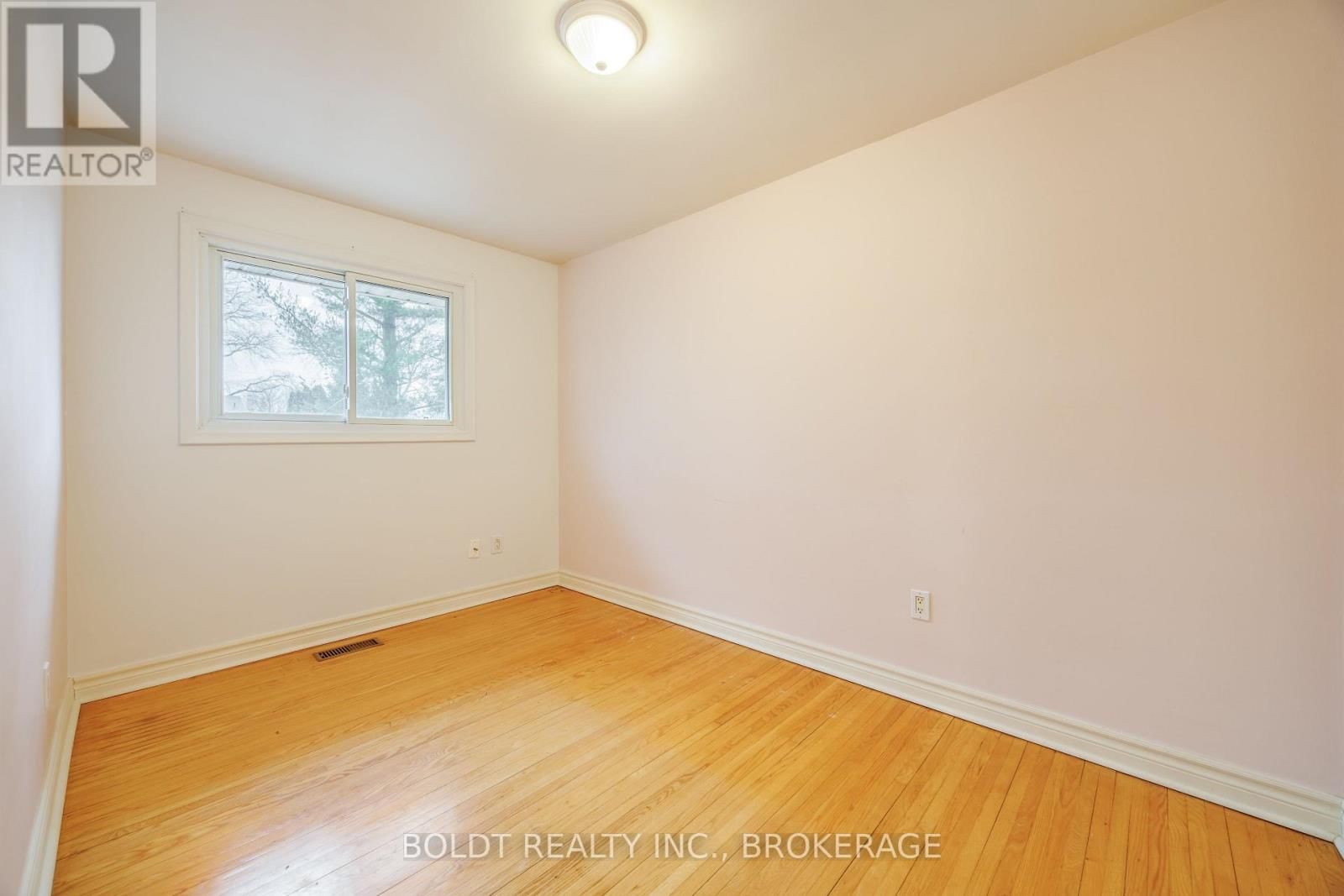 6760 WILINGER STREET Image 10