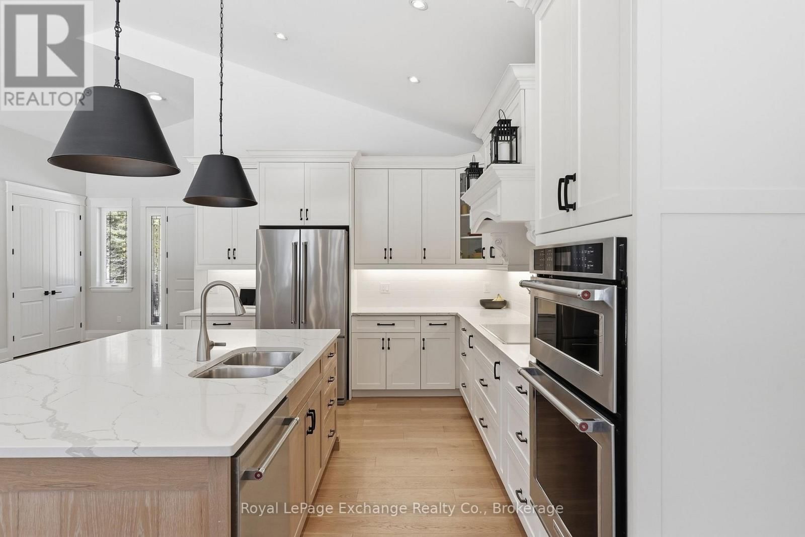 185 LOUISE CREEK CRESCENT Image 14