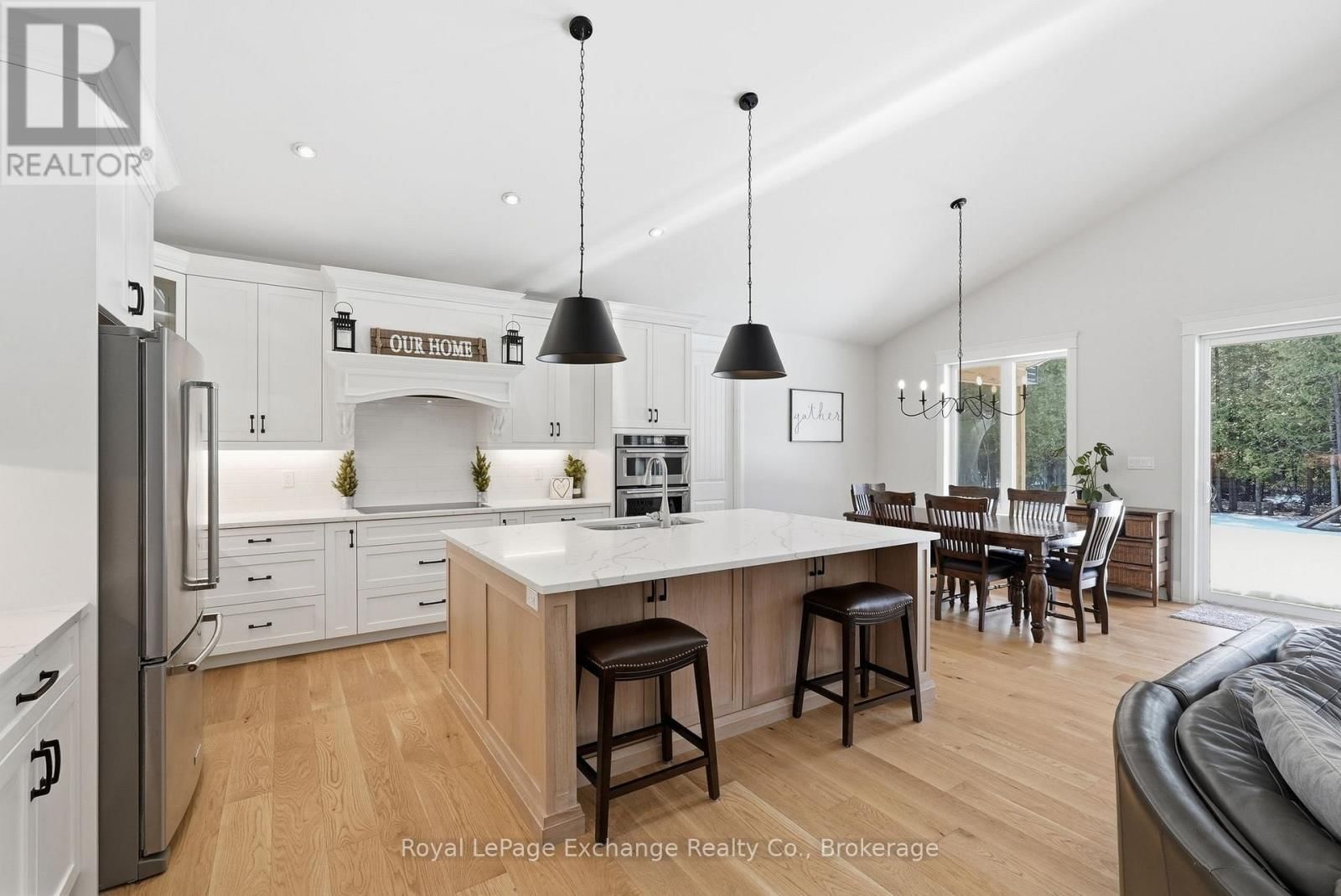 185 LOUISE CREEK CRESCENT Image 15