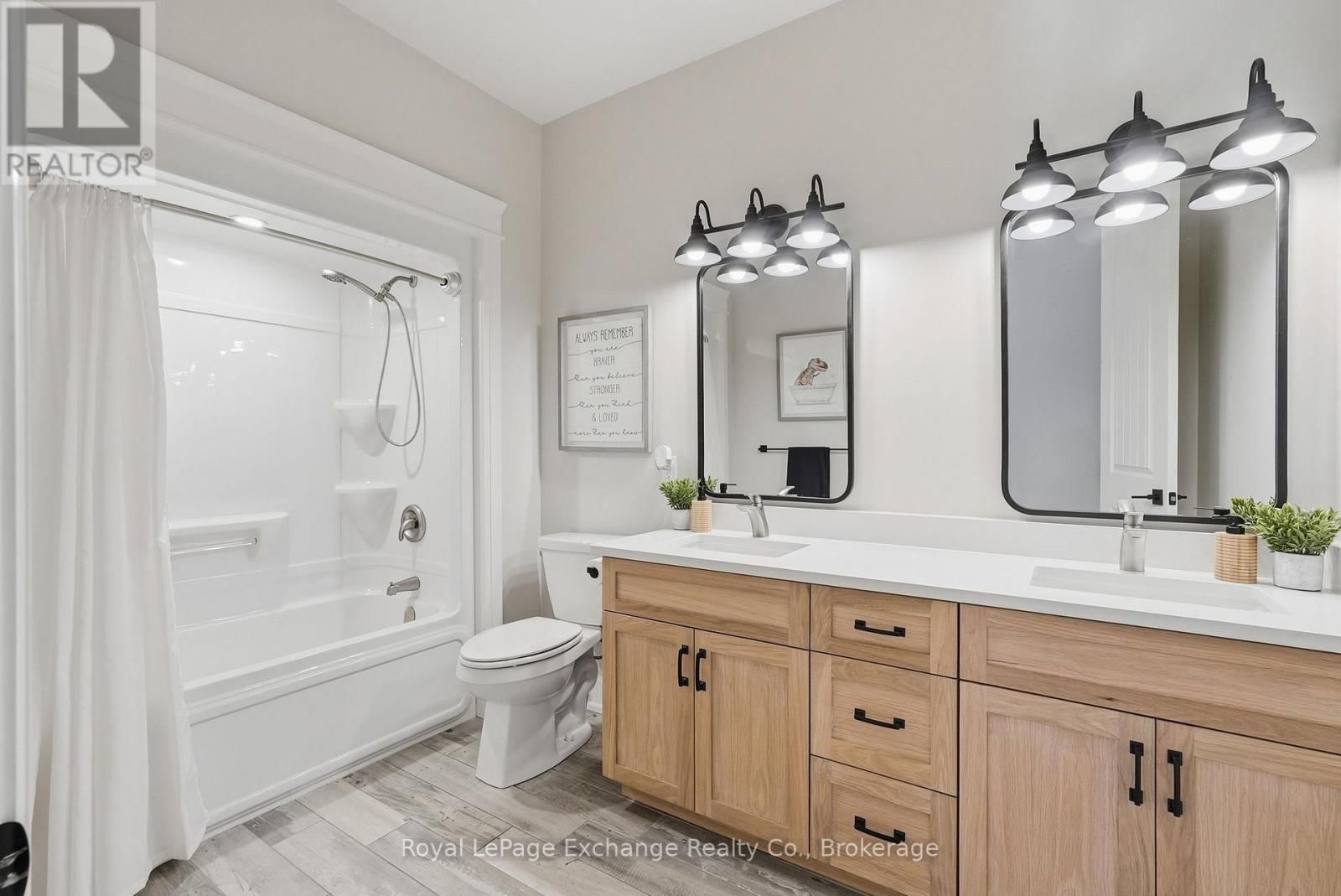 185 LOUISE CREEK CRESCENT Image 22