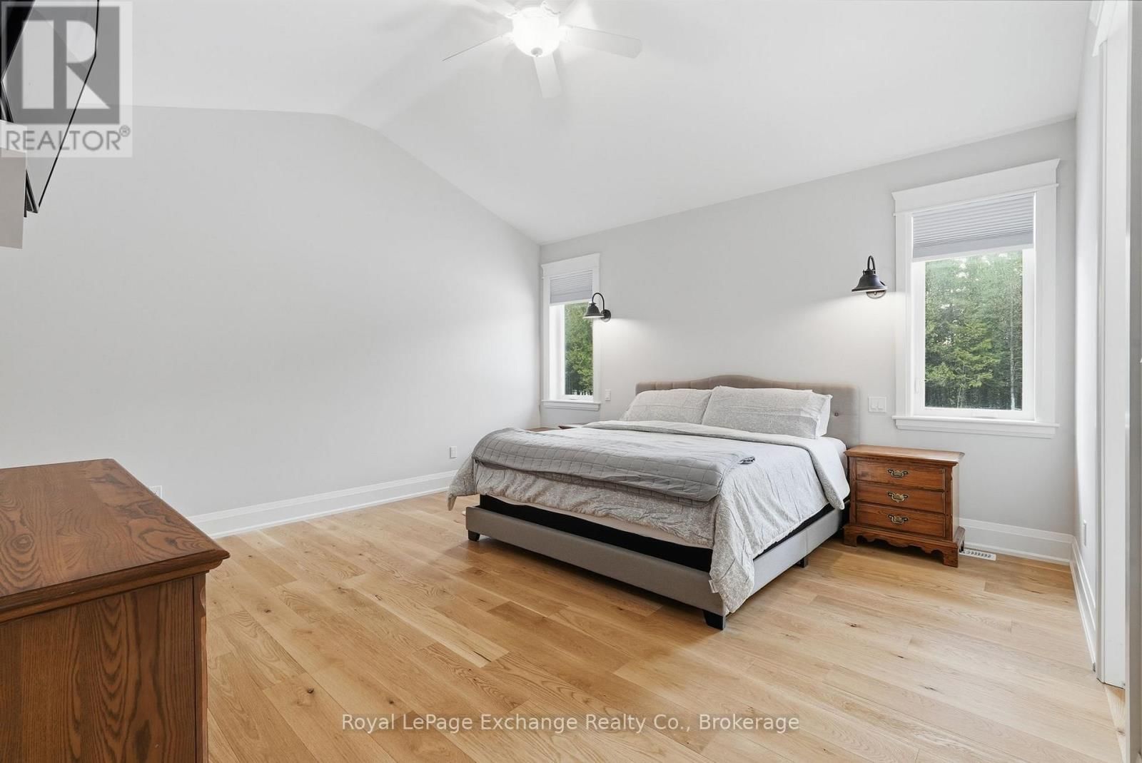 185 LOUISE CREEK CRESCENT Image 23