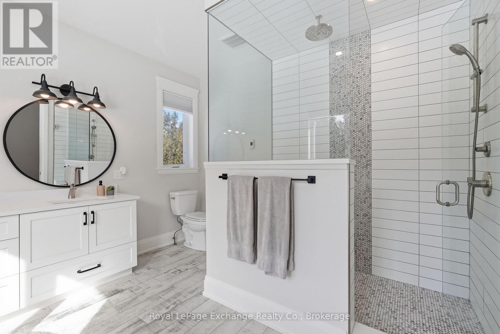 185 LOUISE CREEK CRESCENT Image 26