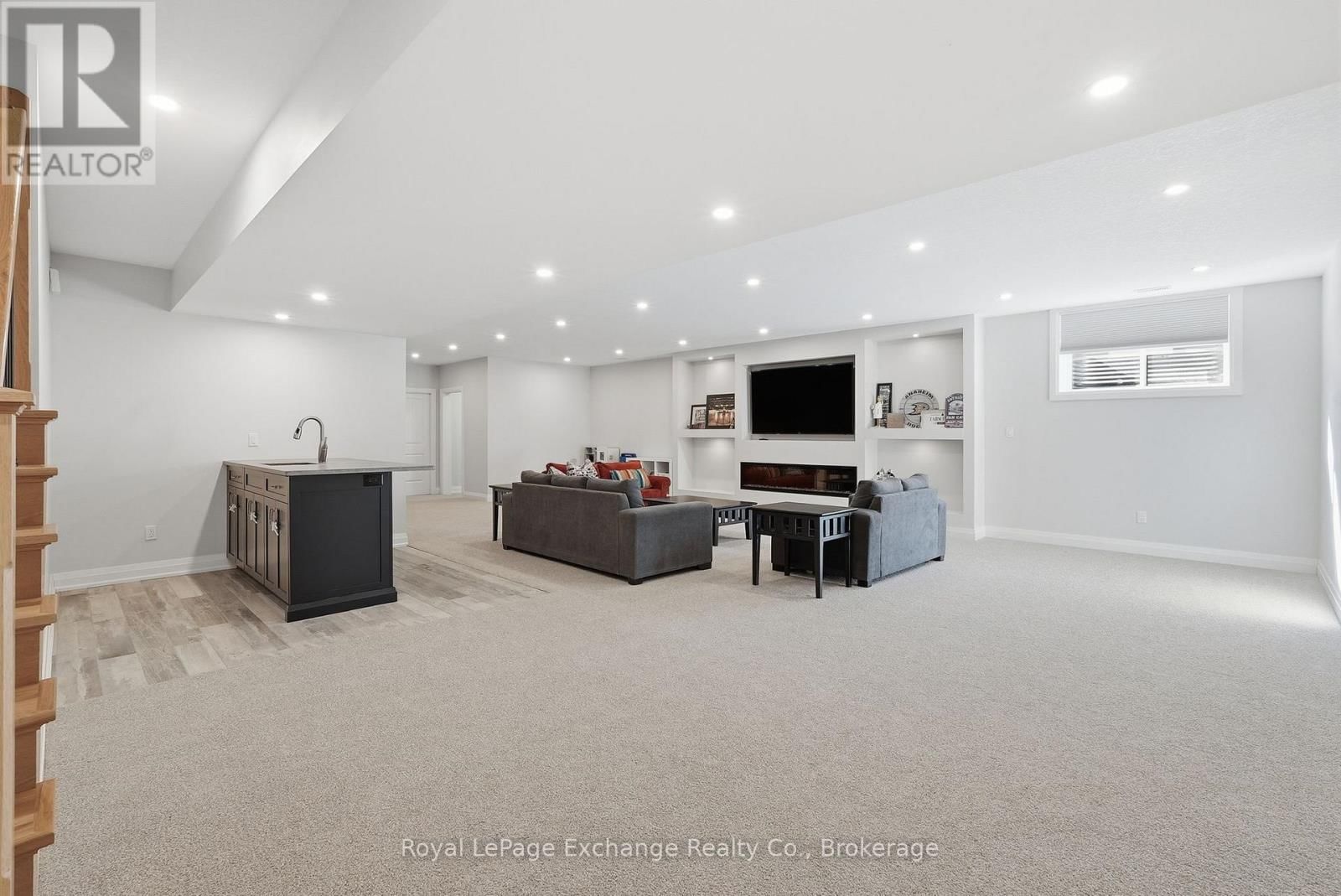 185 LOUISE CREEK CRESCENT Image 28