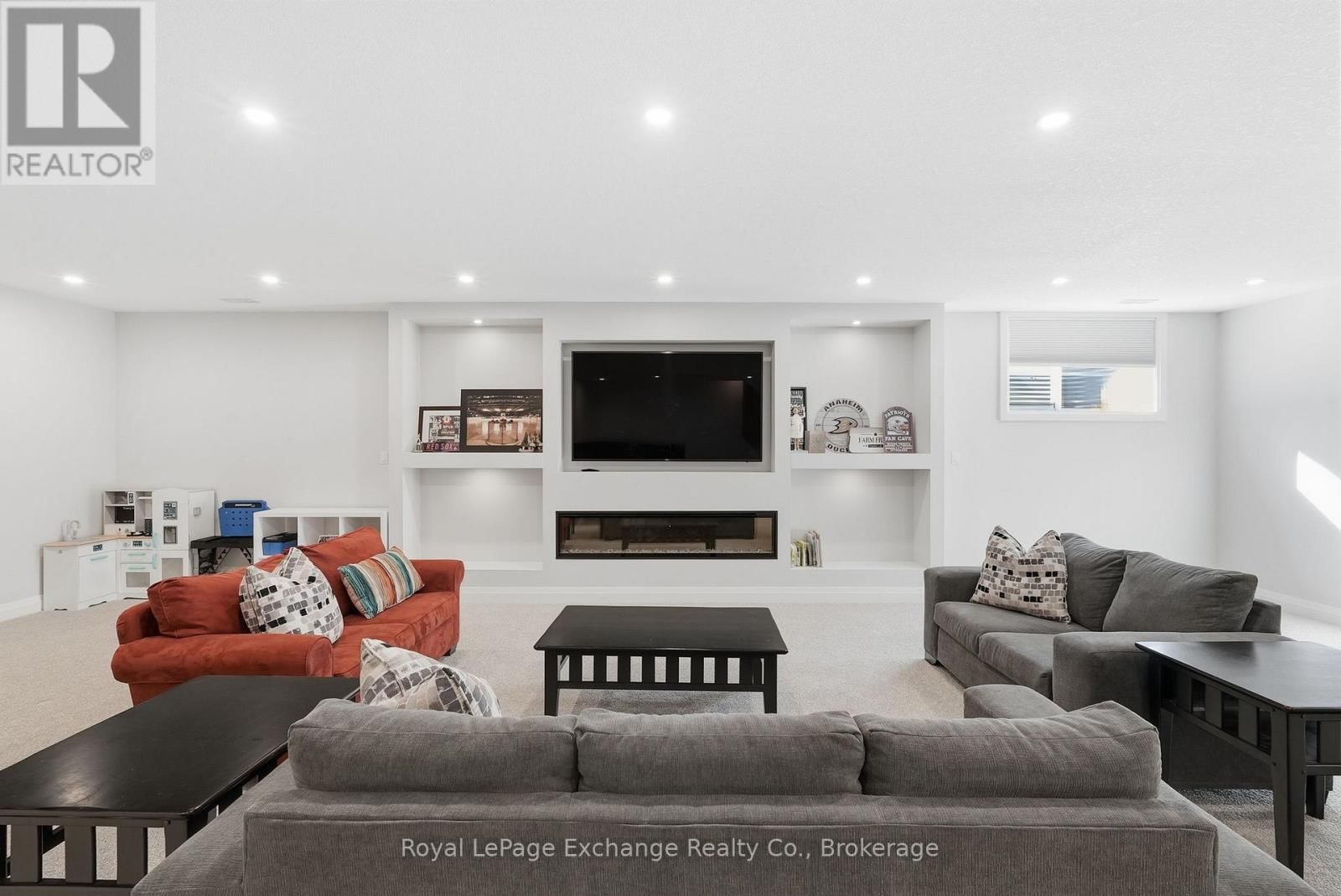 185 LOUISE CREEK CRESCENT Image 29