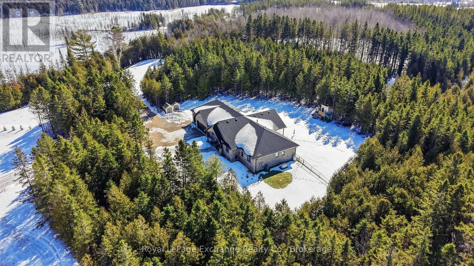 185 LOUISE CREEK CRESCENT Image 40