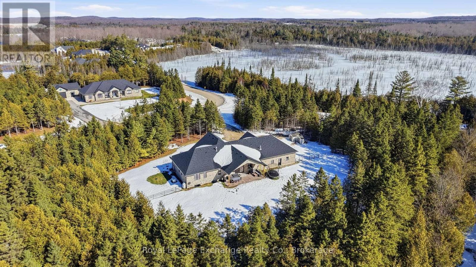 185 LOUISE CREEK CRESCENT Image 41