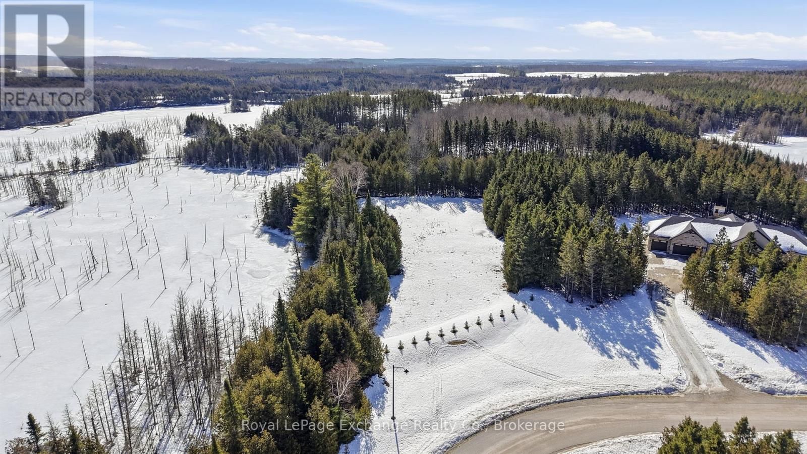 185 LOUISE CREEK CRESCENT Image 43