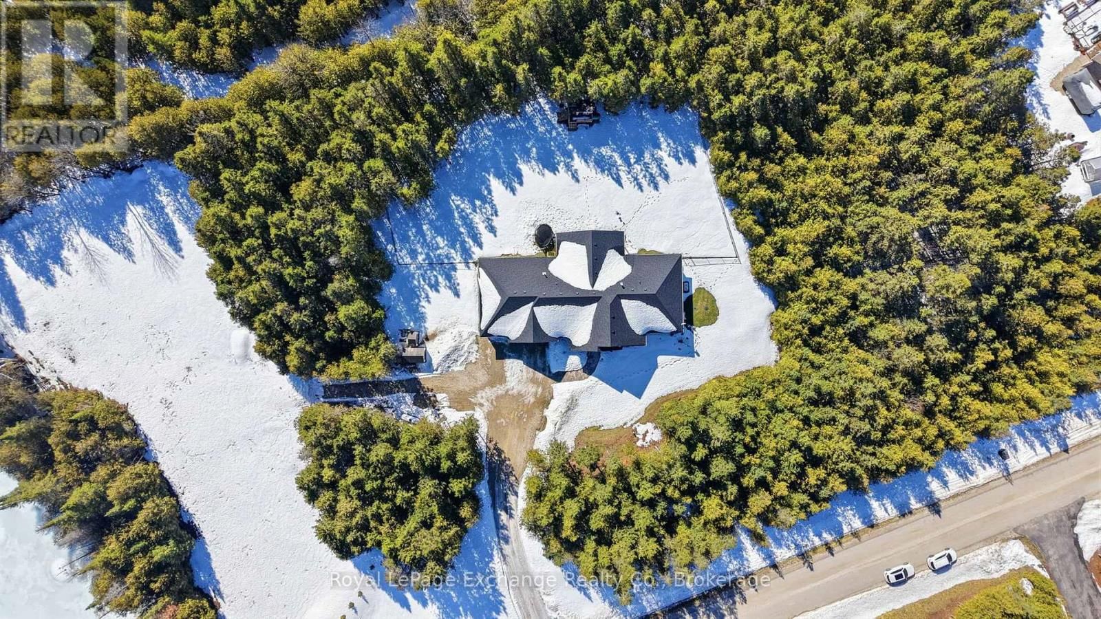 185 LOUISE CREEK CRESCENT Image 45