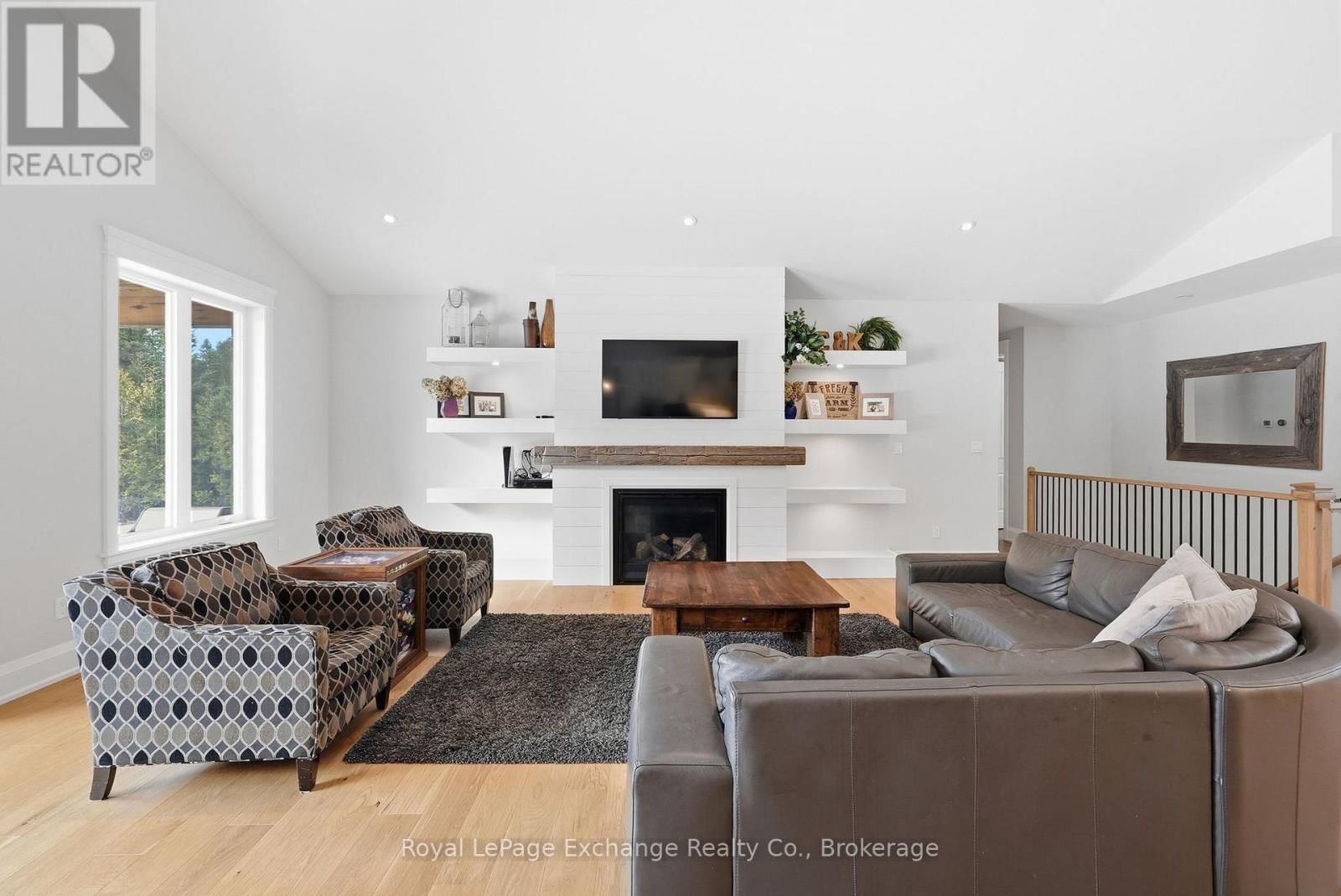 185 LOUISE CREEK CRESCENT Image 9