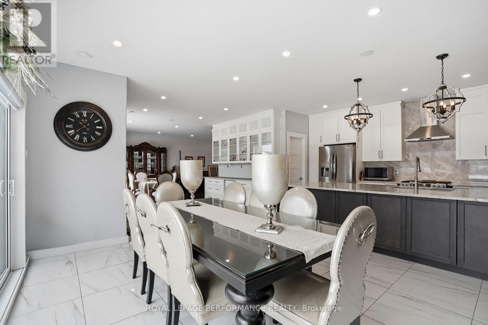 573 BAY ROAD Image 19