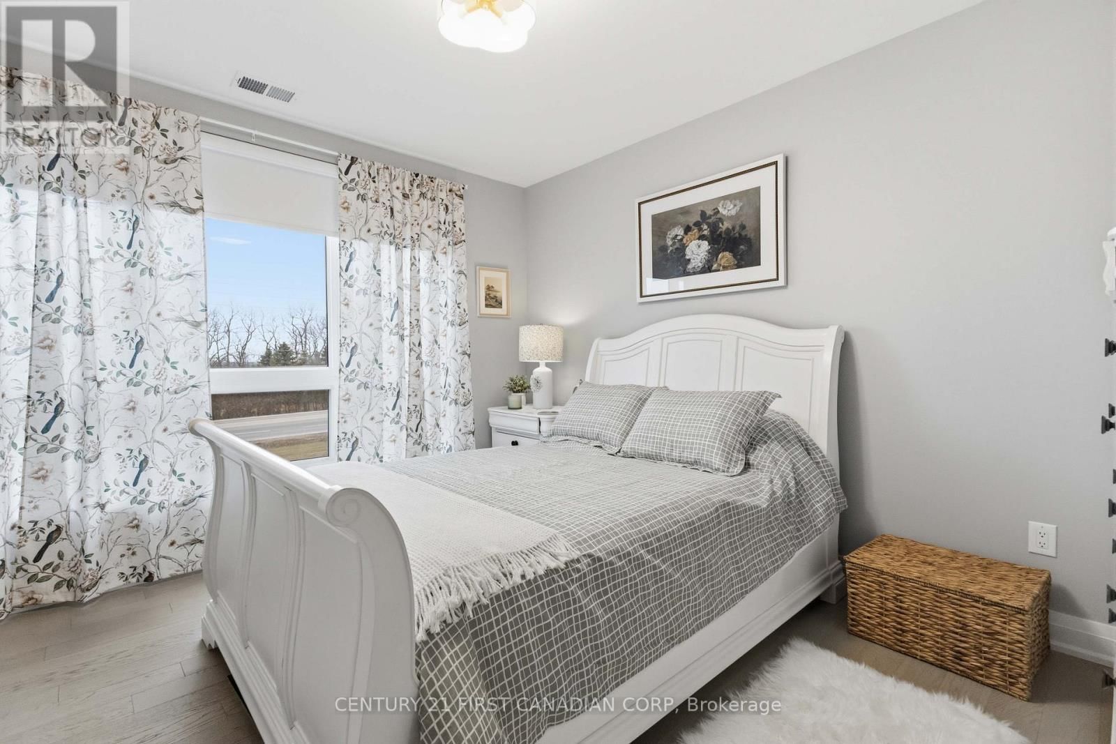 105 - 1975 FOUNTAIN GRASS DRIVE Image 36