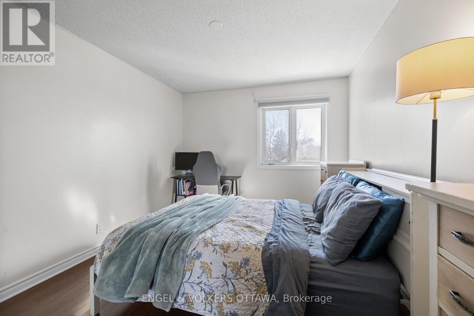 303 - 158A MCARTHUR AVENUE Image 13