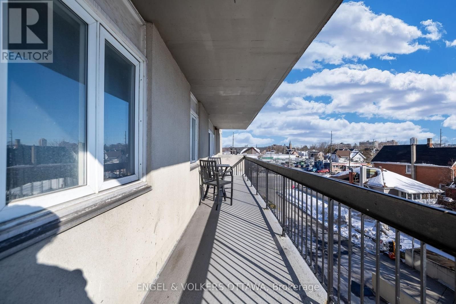 303 - 158A MCARTHUR AVENUE Image 17