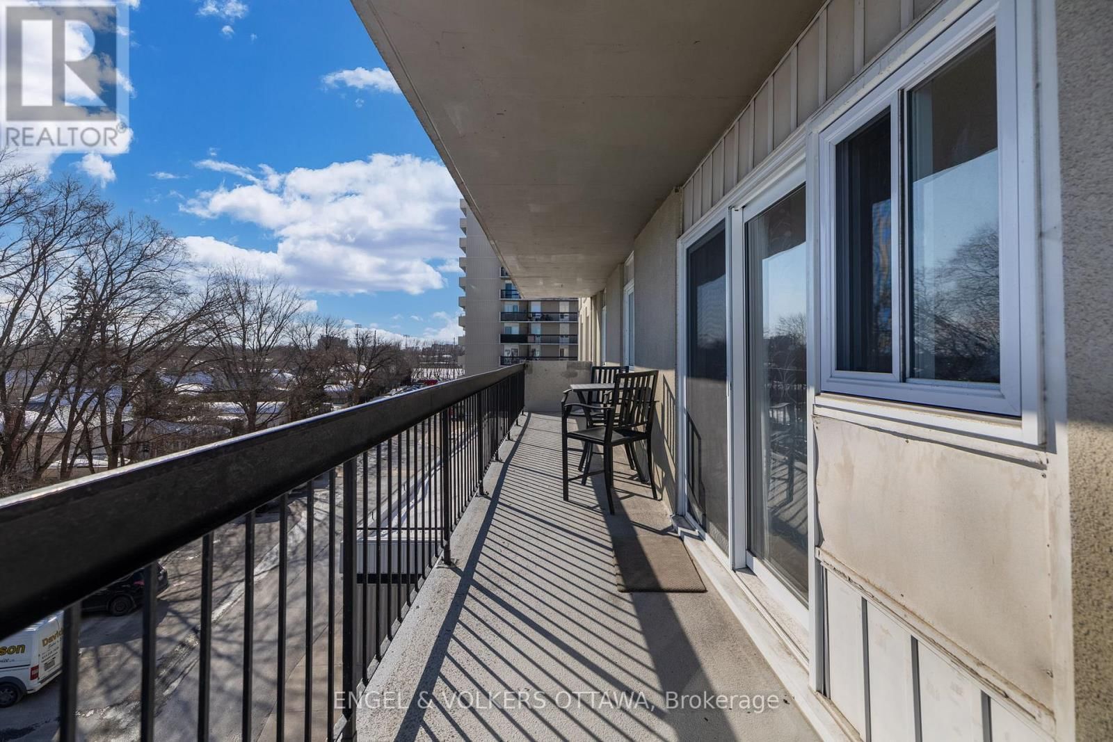 303 - 158A MCARTHUR AVENUE Image 18