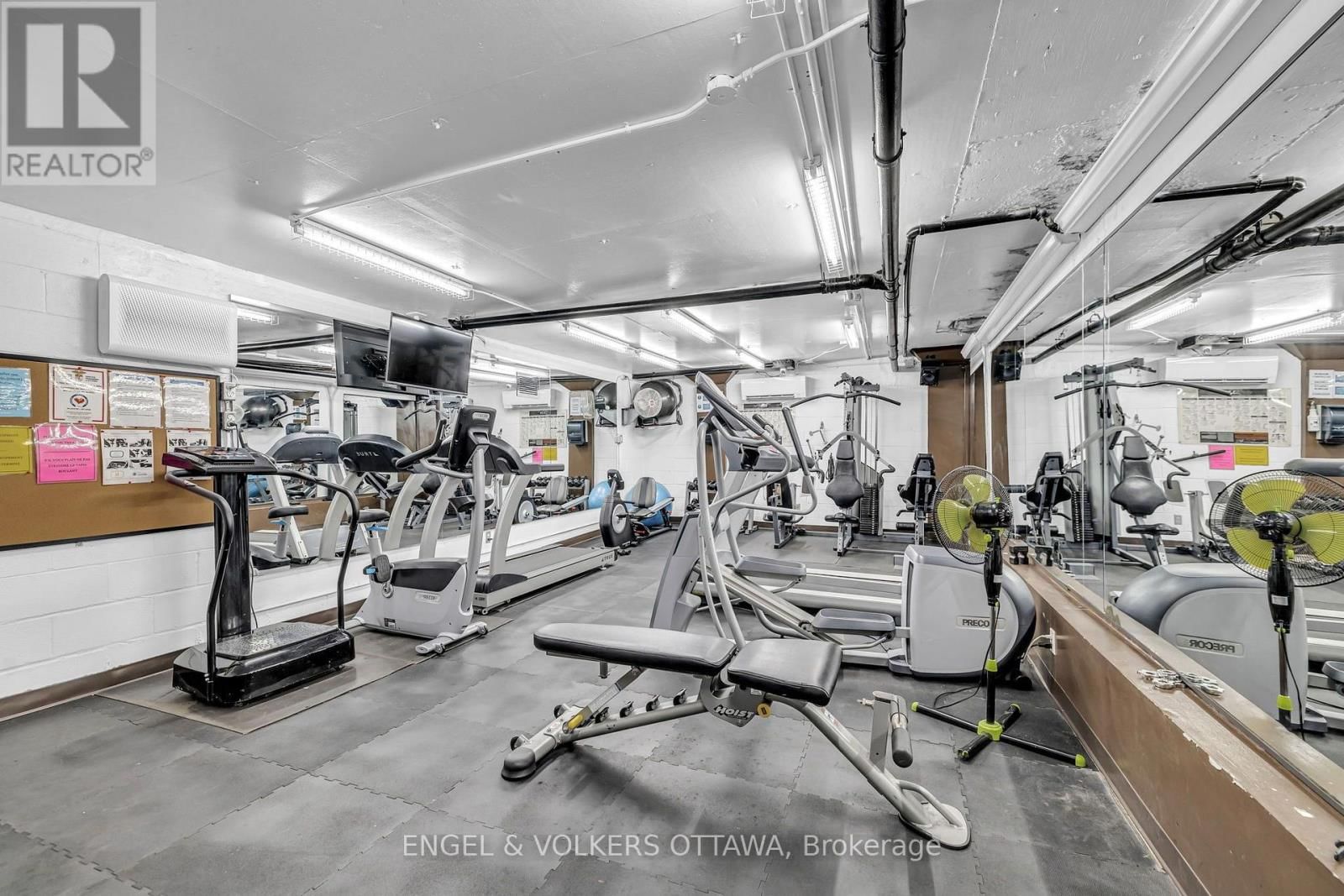 303 - 158A MCARTHUR AVENUE Image 21