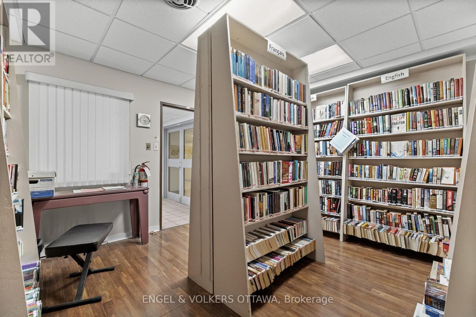 303 - 158A MCARTHUR AVENUE Image 23