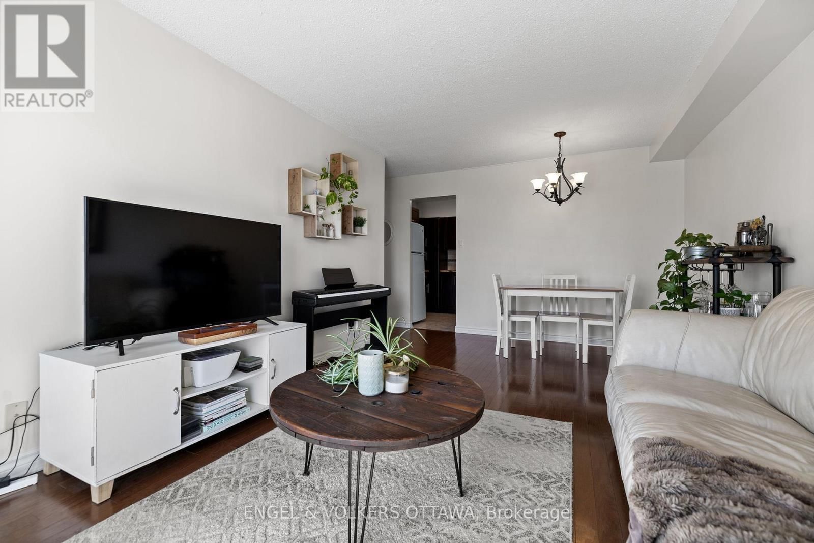 303 - 158A MCARTHUR AVENUE Image 5