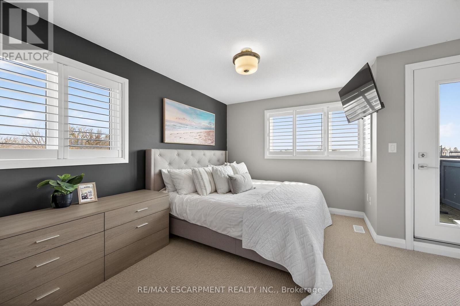 33 - 35 MIDHURST HEIGHTS Image 18