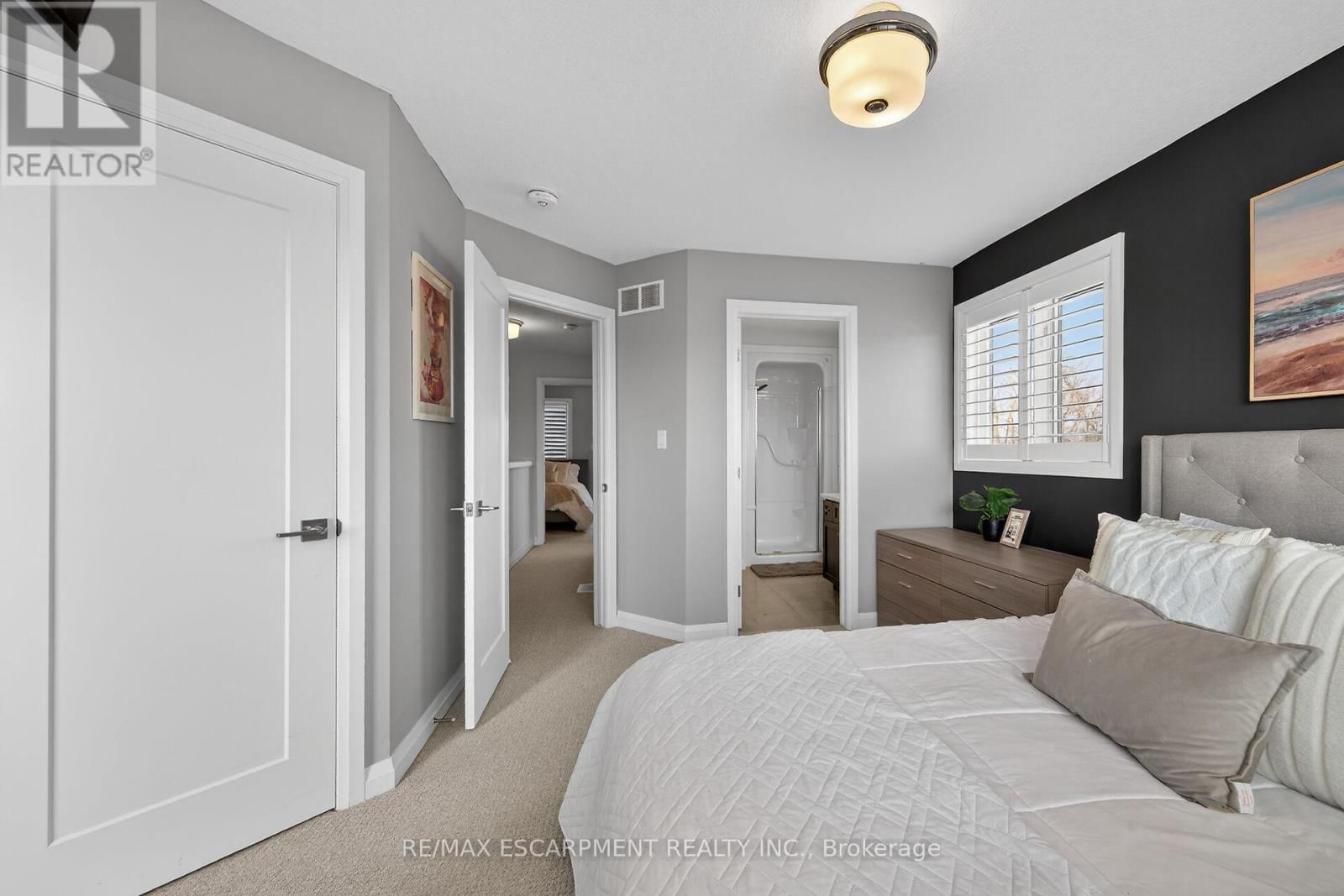 33 - 35 MIDHURST HEIGHTS Image 20