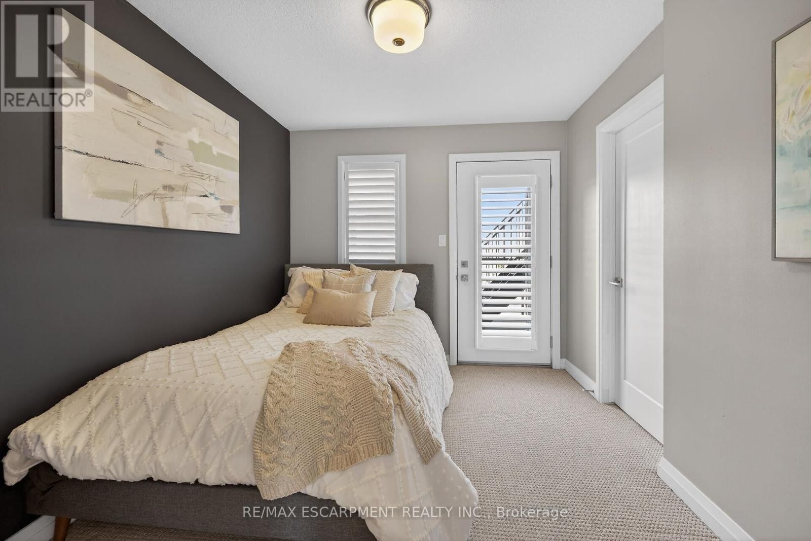 33 - 35 MIDHURST HEIGHTS Image 24