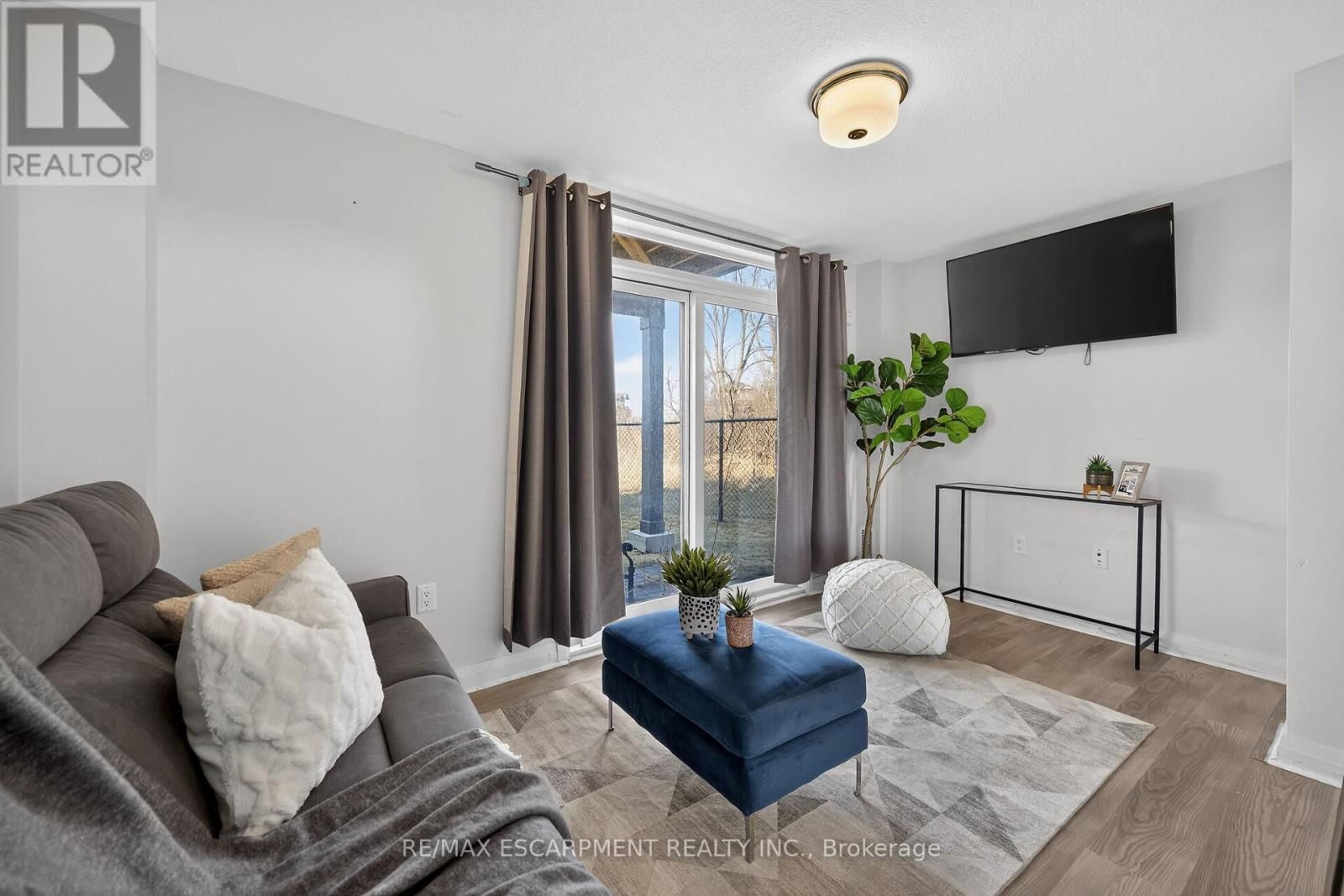 33 - 35 MIDHURST HEIGHTS Image 27