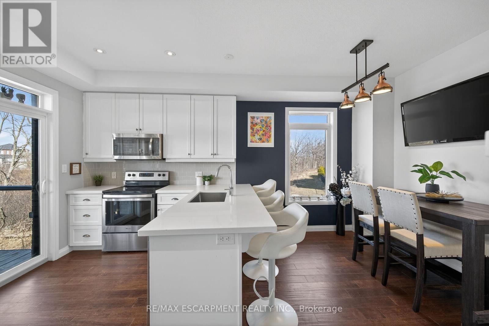 33 - 35 MIDHURST HEIGHTS Image 3