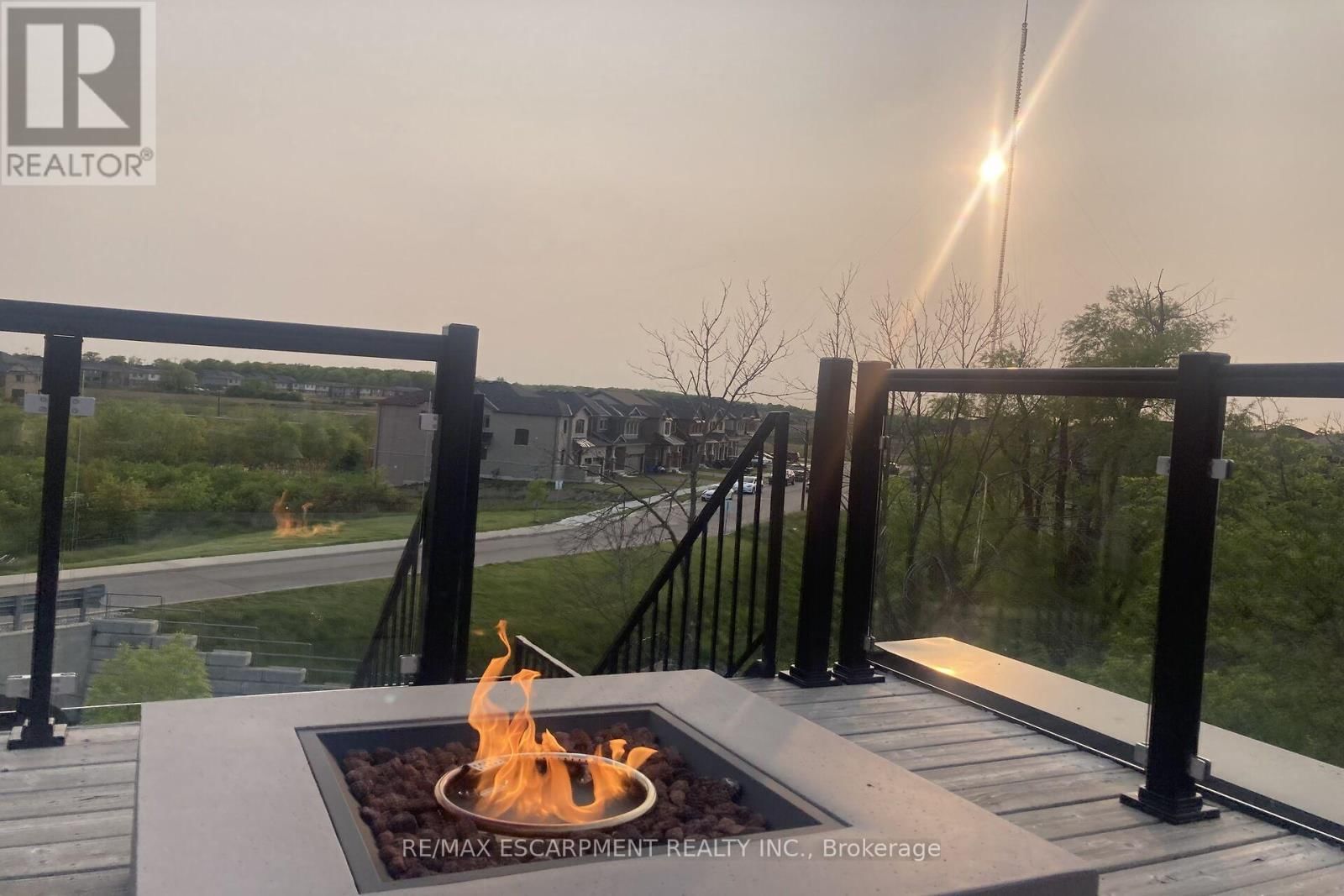 33 - 35 MIDHURST HEIGHTS Image 31