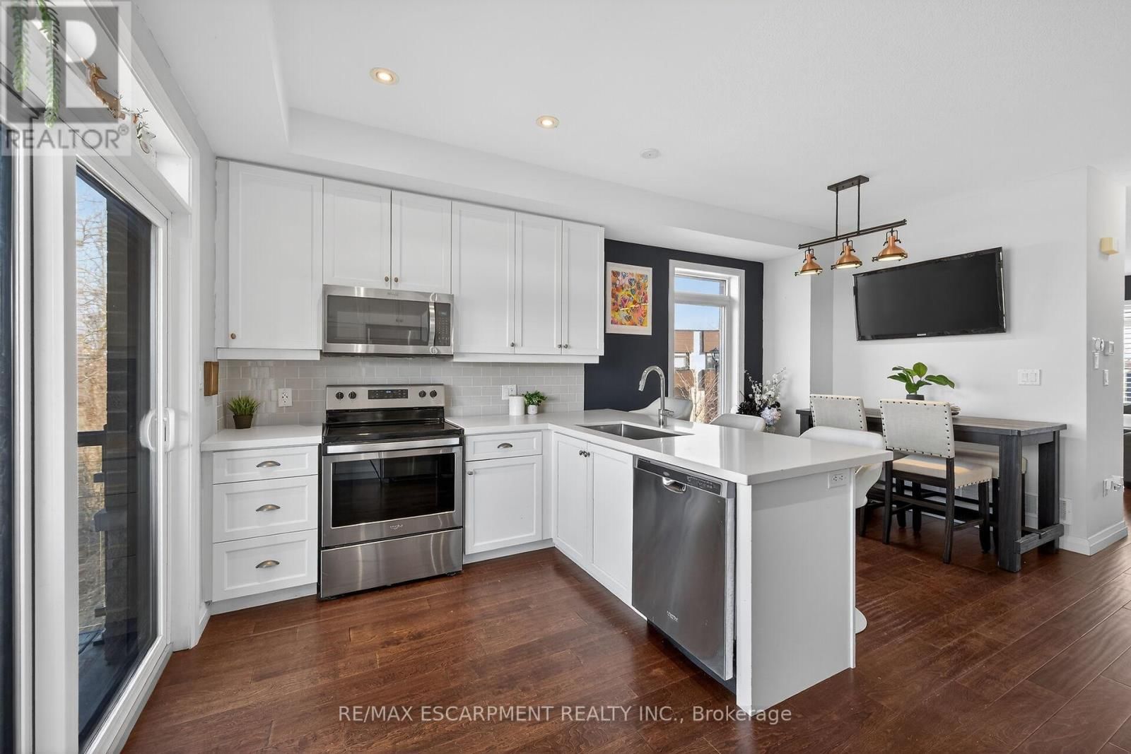 33 - 35 MIDHURST HEIGHTS Image 4