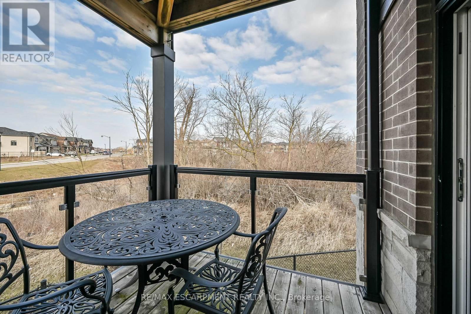 33 - 35 MIDHURST HEIGHTS Image 41