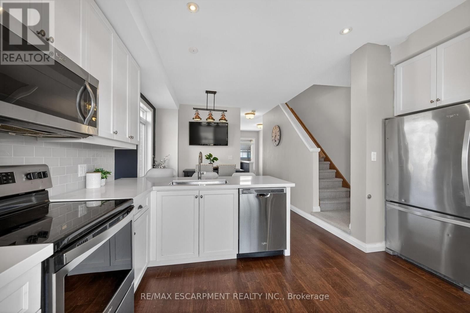 33 - 35 MIDHURST HEIGHTS Image 6