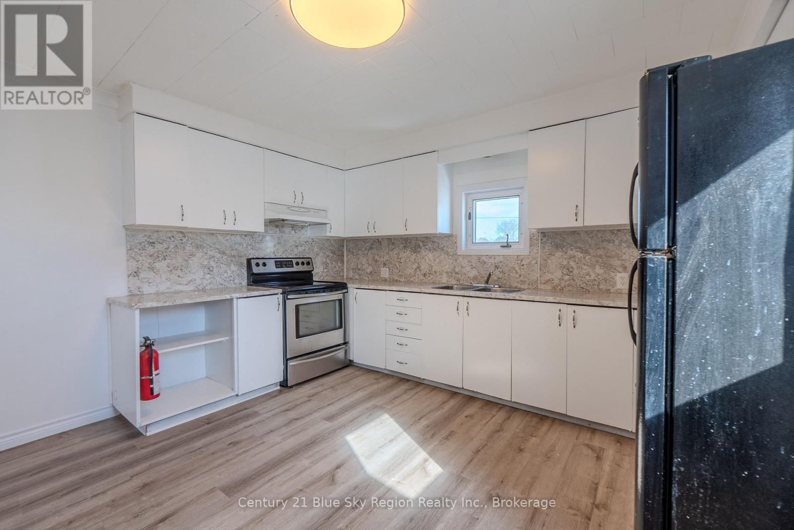 122 WILLIAM STREET Image 7