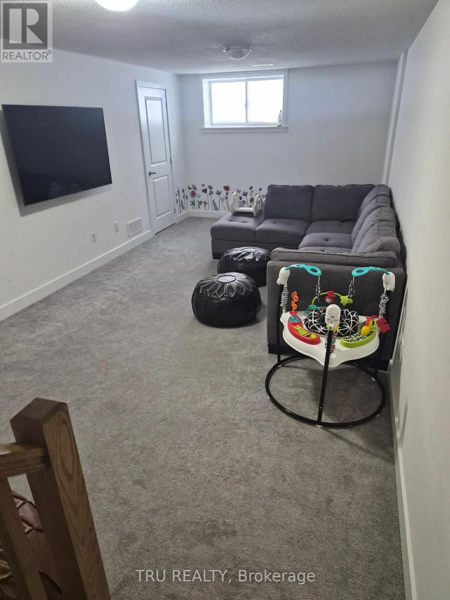 2037 ALLEGRINI TERRACE Image 16